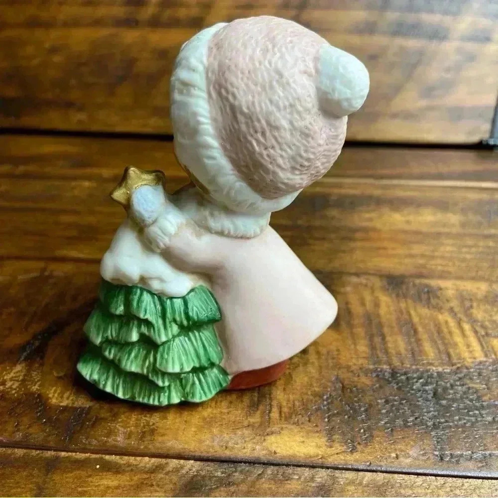Vintage Homco Porcelain Hand Painted Figurine Girl with Christmas Tree - Picture 3 of 9
